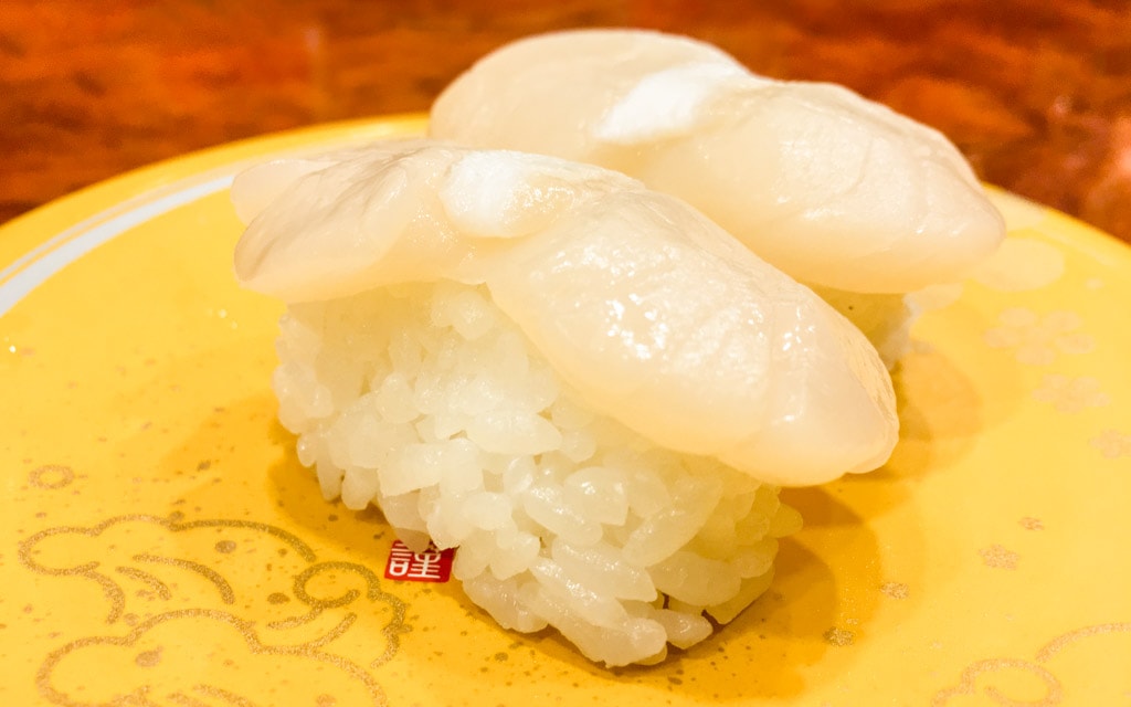 scallop_mori_mori_sushi_omicho_market_kanazawa_japan - The Travel Mentor