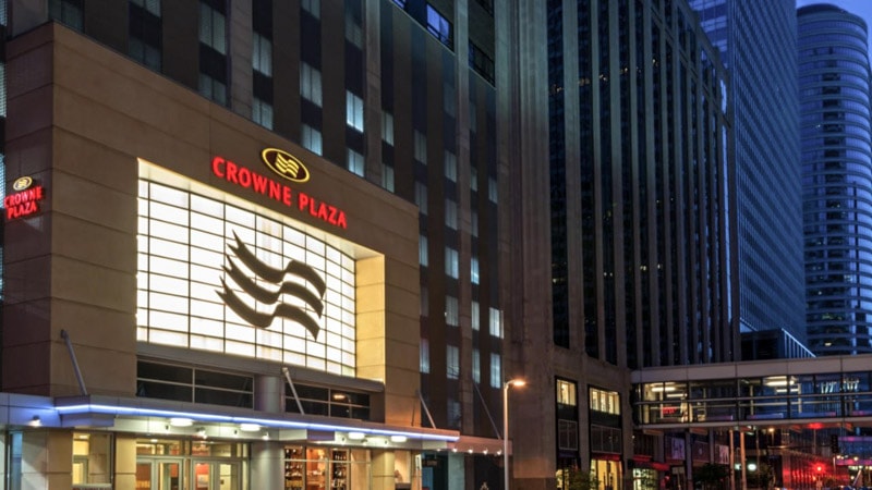 The front of the Crowne Plaza Minneapolis Northstar Downtown