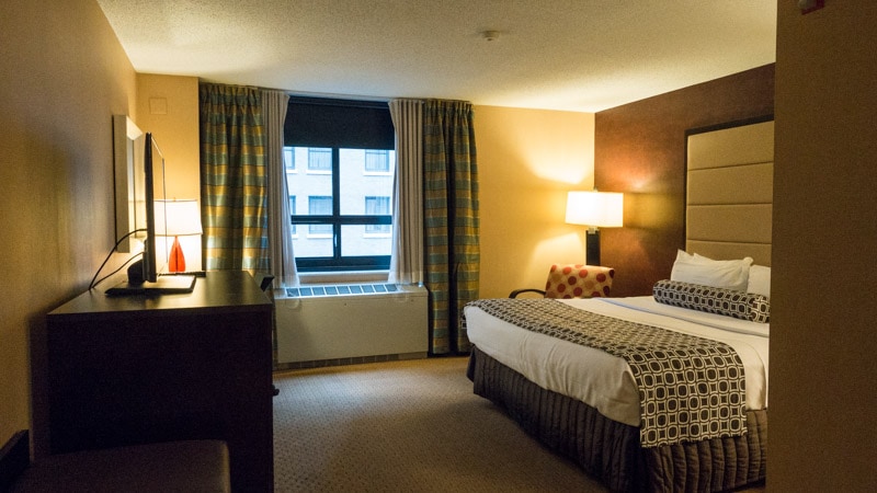 A look inside the fairly large rooms at Crowne Plaza Minneapolis Northstar Downtown