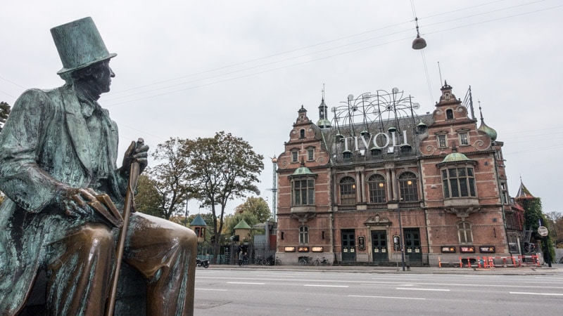 Statue of Hans Christian Andersen facing Tivoli Gardens