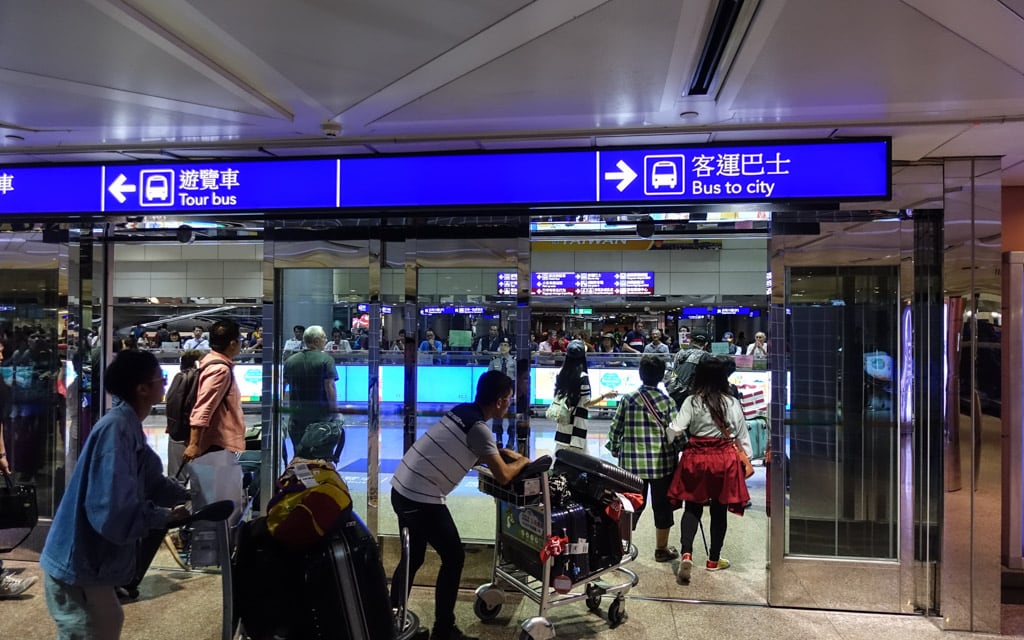 travel from taoyuan airport to taipei