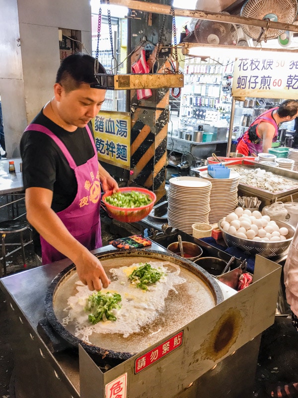 Oyster omelette stall, Keelung Miaokou Night Market, Taipei, Taiwan
