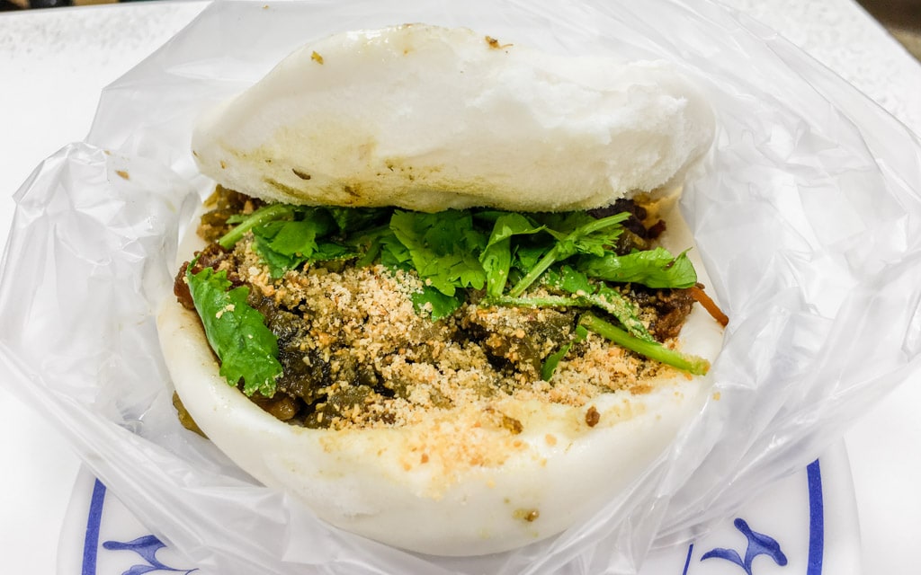 The best Gua Bao (Steamed Pork Bun) in Taipei, Lan Jia Gua Bao in Taipei, Taiwan