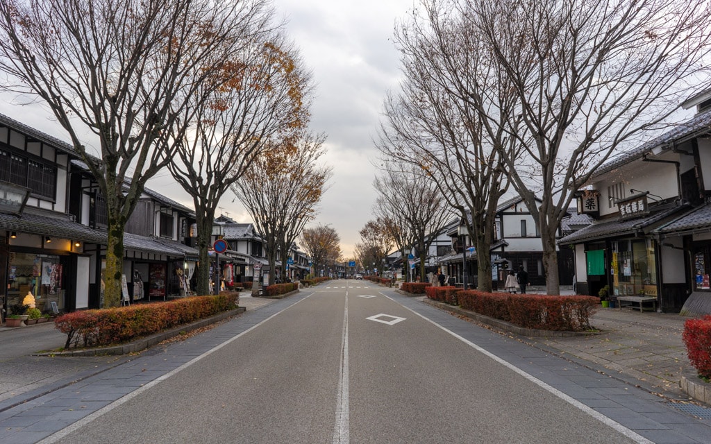 Yume-Kyobashi Castle Road in the late fall