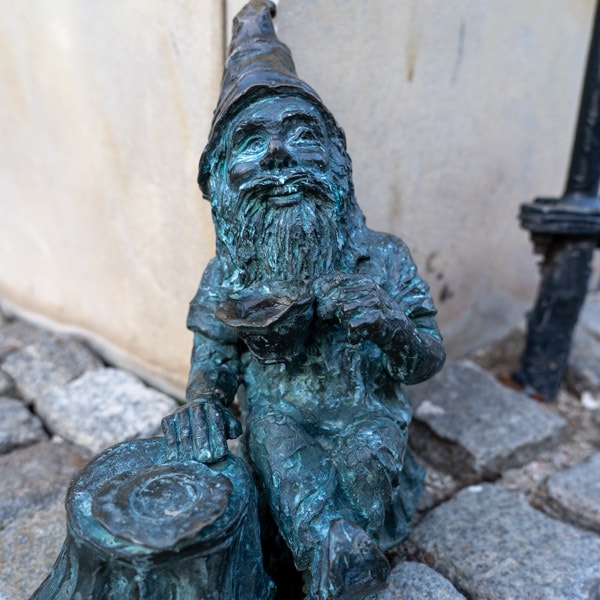 Smiling dwarf