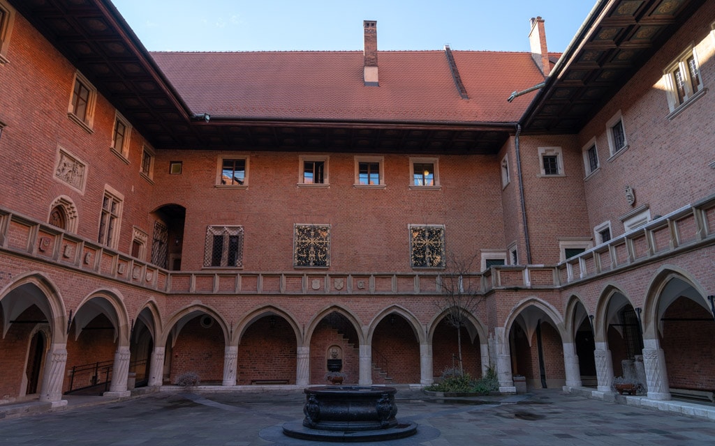 Jagiellonian University (Uniwersytet Jagielloński) and Great College (Collegium Maius)