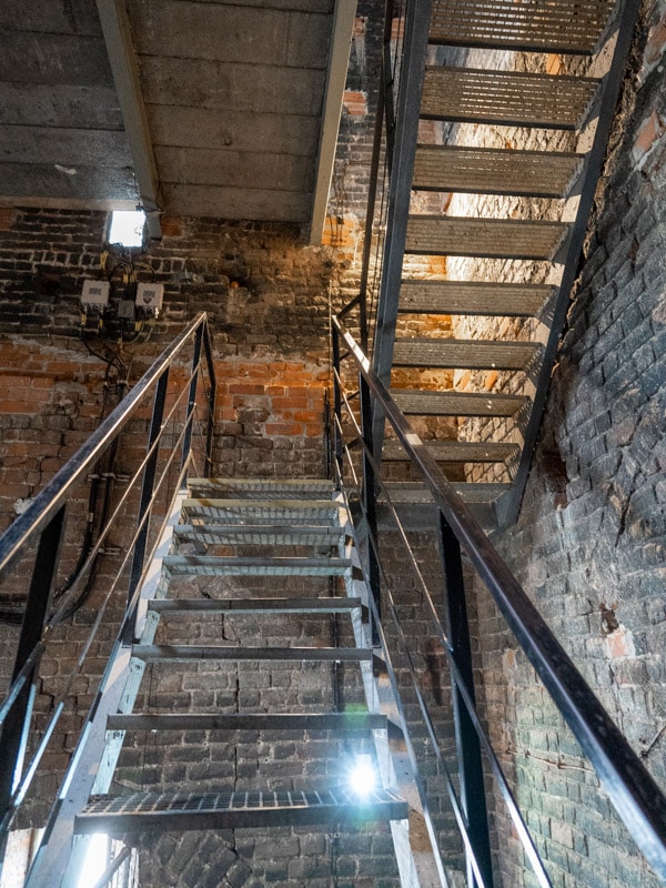 Steep stairs leading up to the Penitent Bridge