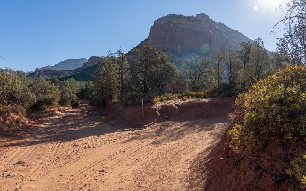 Cutoff towards Devil's Bridge Trailhead