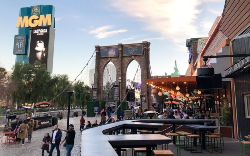 patio_shake_shack_las_vegas_nevada The Travel Mentor