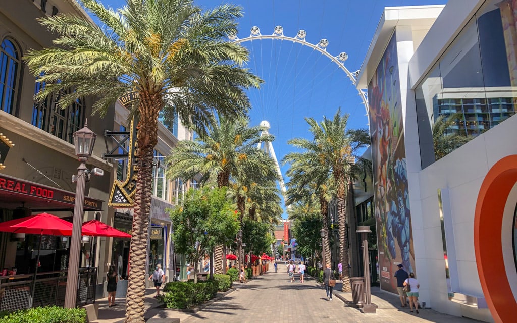 The LINQ Promenade, home to some of the best cheap eats in Las Vegas