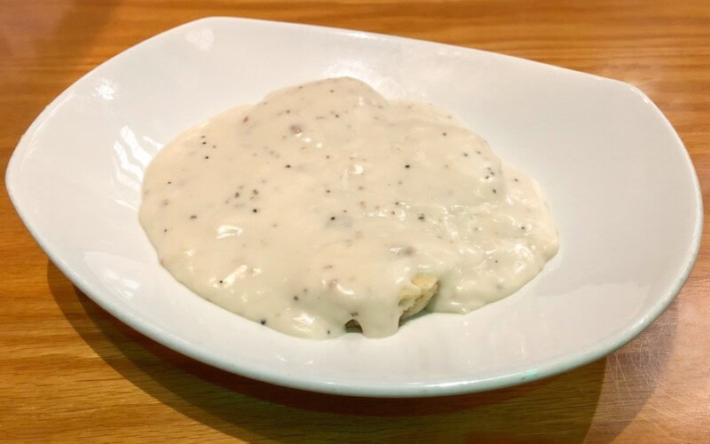 biscuits_and_gravy_magnolias_veranda_las_vegas The Travel Mentor