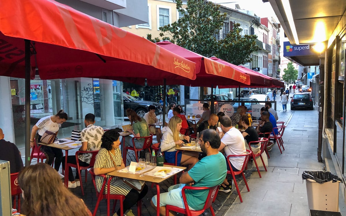 Outdoor seating, Café Santiago, Porto, Portugal