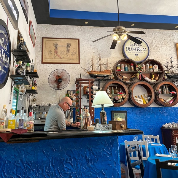 Bar